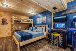 4 BD Luxury Cabin•Hot Tub•Theater•Pool Table•S'mores•EZ Roads